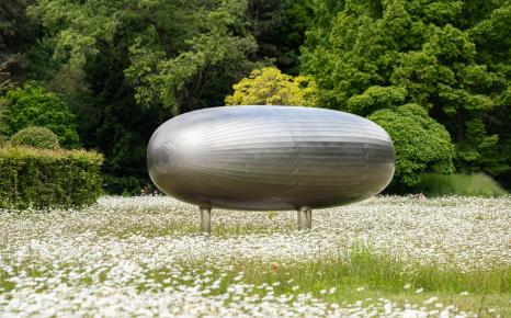 'Never Mind' van Richard Deacon op nieuwe plaats in parkdeel Hortiflora
