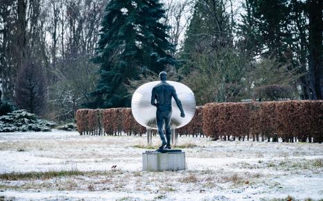 Winterlandschap hortiflora met twee sculpturen